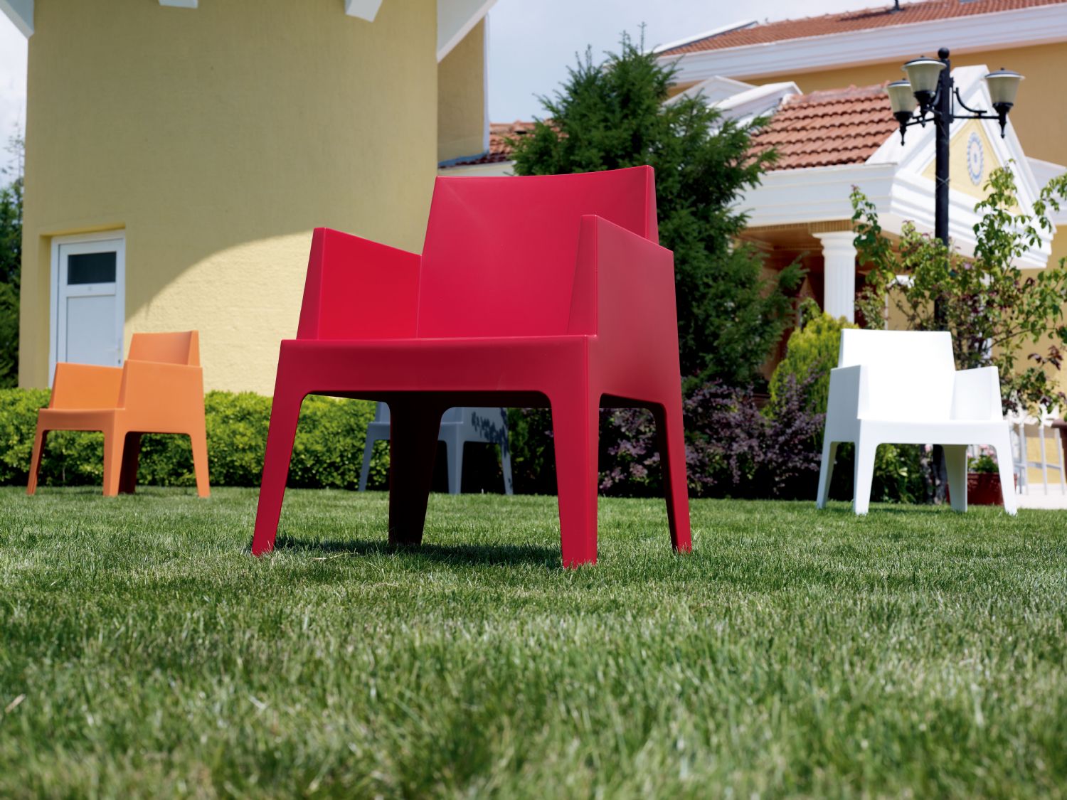 Box Outdoor Dining Chair Red ISP058-RED - 20